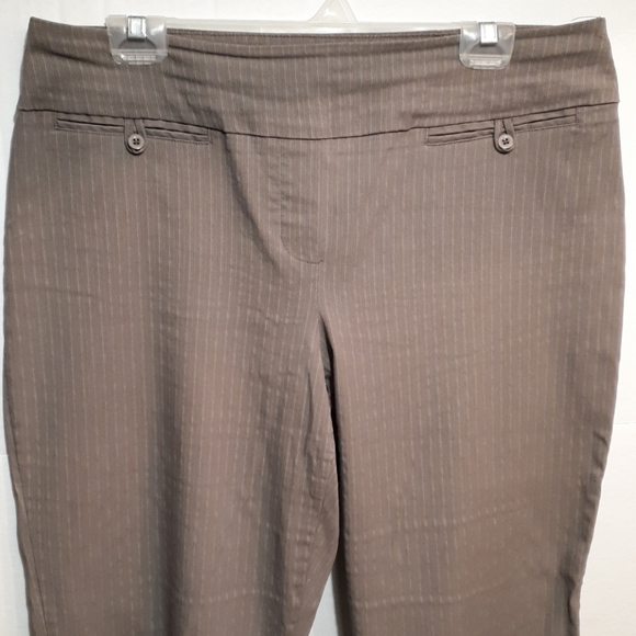 SALE!! Taupe pinstripe dresspants 16P.     3 - Picture 3 of 6